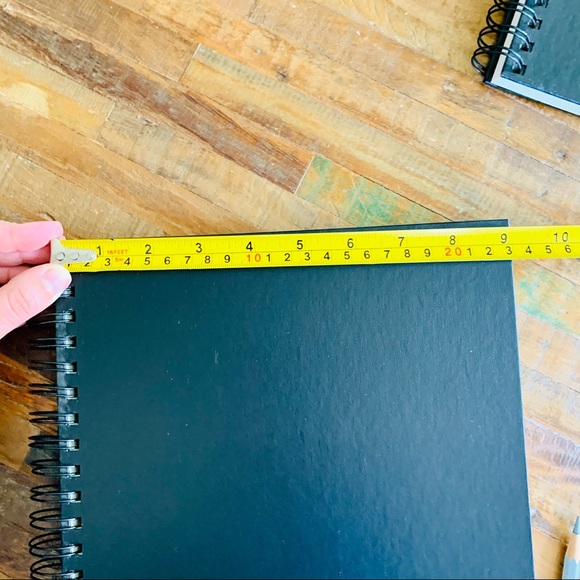 Bundle of 2 Sketchbooks & 57 Watercolor Pencils - Picture 9 of 12